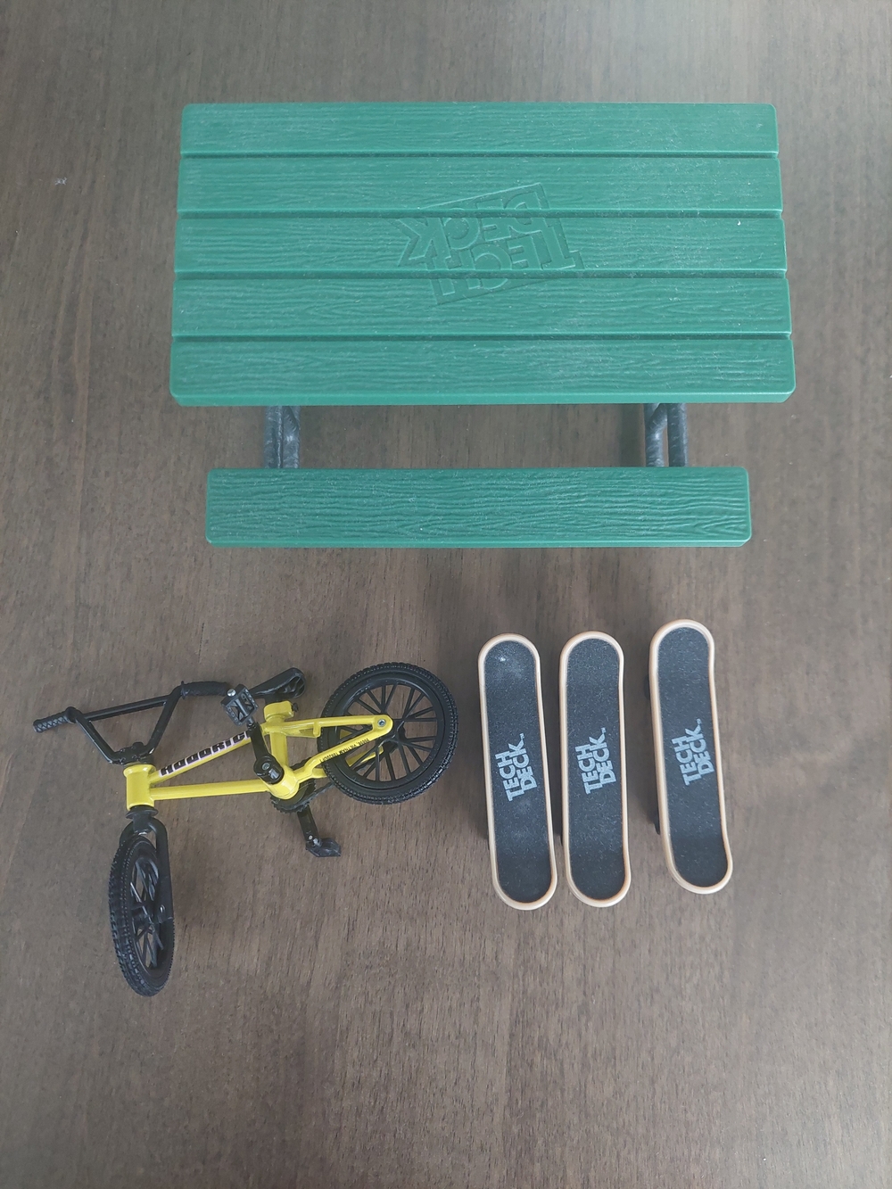 Tech Deck Skateboard Bundle